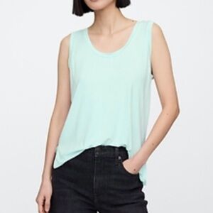 Ann Taylor Mint Green Sleeveless Blouse With Edge Decorative Details.